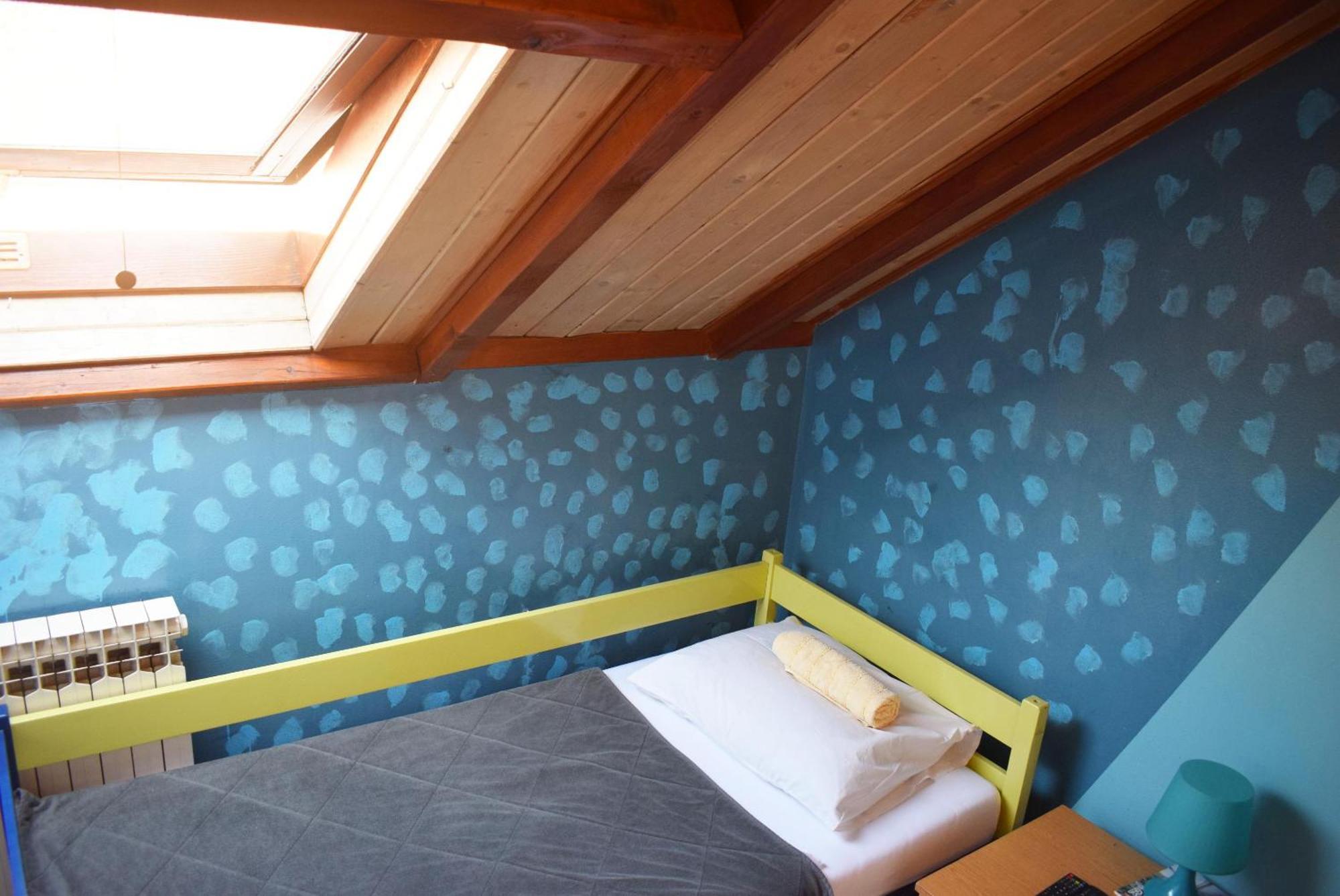 Favela Hostel Загреб Экстерьер фото